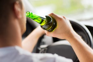 Nie zatrzymał się do kontroli. Był pijany