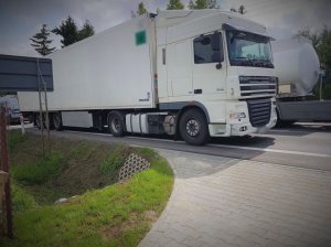 Nielegalni imigranci z Afganistanu ukryci w tirze transportującym opony 