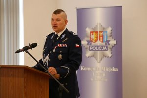 Nowy komendant policji w Krośnie - podinsp. Daniel Lendzio oficjalnie objął stanowisko