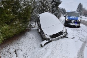 Pijana wjechała do rowu, po czym uciekła z miejsca zdarzenia i zgłosiła fikcyjną kradzież pojazdu