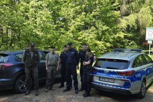 Policjanci biorą udział w działaniach "Chroń życie i las"