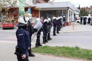 Policjanci zabezpieczali derby Dębicy
