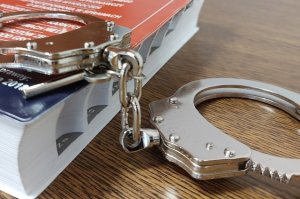 Policjanci zatrzymali 36-latka poszukiwanego listem gończym