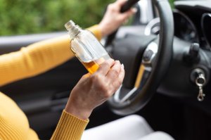 Poprosiła o wrzucenie pierwszego biegu. Miała 3,5 promila i czteropak piwa