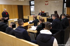 Proces pięciu mężczyzn w Krośnie. Prokurator: scenariusz do filmu o porachunkach i zemście