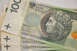 Seniorka, uwierzyła oszustom i straciła oszczędności