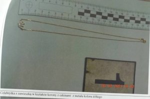 Sprawca kradzieży złotych łańcuszków w rękach policji