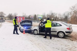 Świerzowa Polska. Stłuczka z policyjnym radiowozem