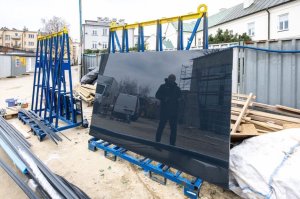 Szklane fasady na budynku nowej hali I LO w Rzeszowie