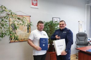 Taksówkarz nagrodzony za wzorową postawę