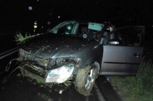 Tyniowice. Kierujący volkswagenem wjechał do rowu, był pijany