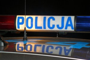 Uderzył w cztery zaparkowane pojazdy i odjechał z miejsca