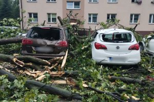 Ulewa i wichura nad Krosnem i powiatem. Strażacy walczą ze skutkami nawałnicy