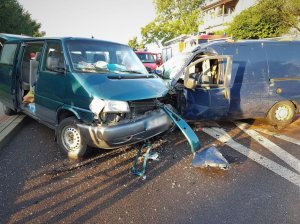 Wypadek w Jabłonicy Polskiej. Zderzenie volkswagena i peugeota