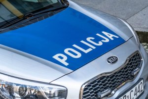 Wyrzucał śmieci przy drodze. Został złapany na gorącym uczynku