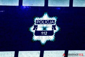 Zderzenie 2 pojazdów osobowych, 1 osoba ranna przetransportowana do szpitala.